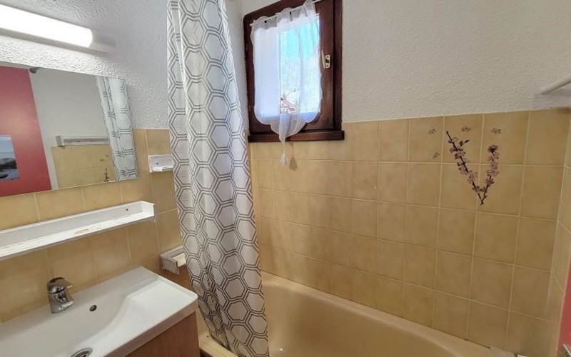 LOU RIOU Location LOU RIOU à ST MICHEL DE CHAILLOL