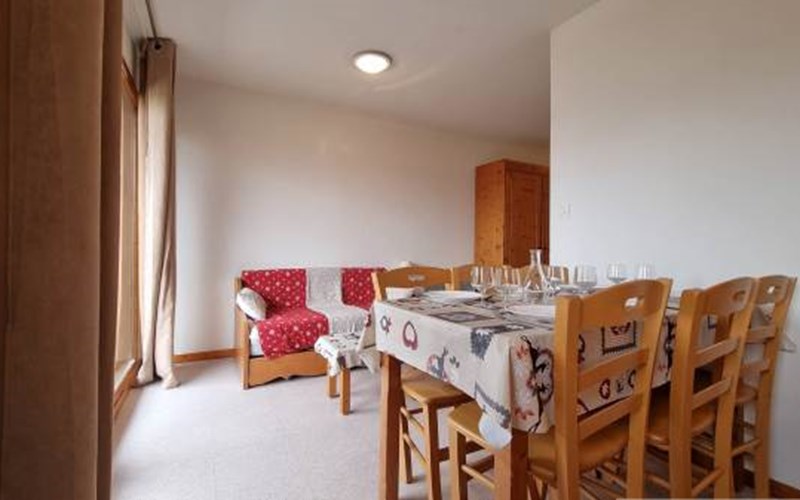 CHALETS SUPERD GENTIANE Location CHALETS SUPERD GENTIANE à SUPERDEVOLUY