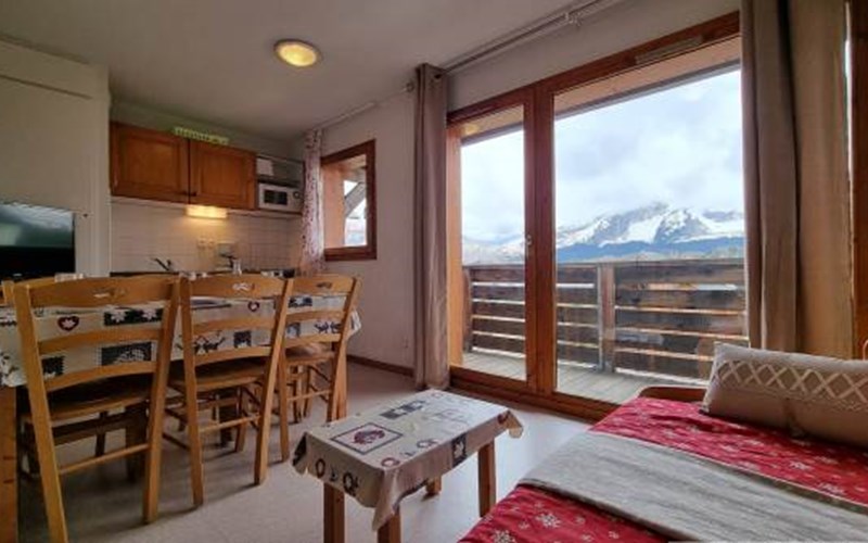 CHALETS SUPERD GENTIANE Location CHALETS SUPERD GENTIANE à SUPERDEVOLUY