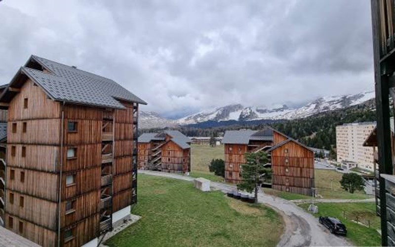 CHALETS SUPERD GENTIANE Location CHALETS SUPERD GENTIANE à SUPERDEVOLUY