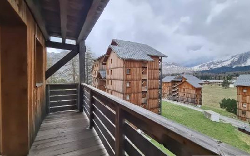CHALETS SUPERD GENTIANE Location CHALETS SUPERD GENTIANE à SUPERDEVOLUY