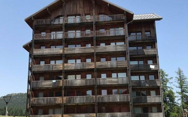 CHALETS SUPERD GENTIANE Location CHALETS SUPERD GENTIANE à SUPERDEVOLUY