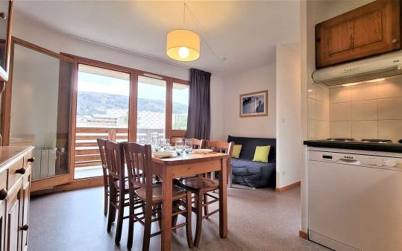 TOITS DU DEVOLUY F Location TOITS DU DEVOLUY F à SUPERDEVOLUY