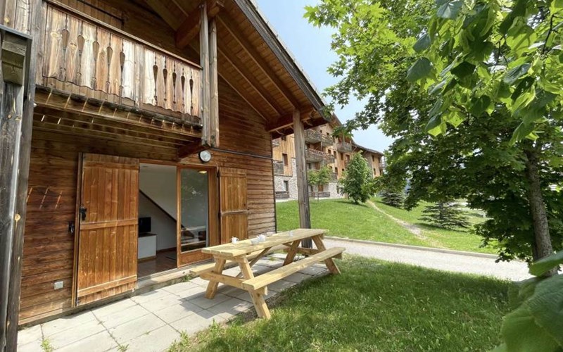 CHALETS DU SOLEIL Location CHALETS DU SOLEIL à SUPERDEVOLUY