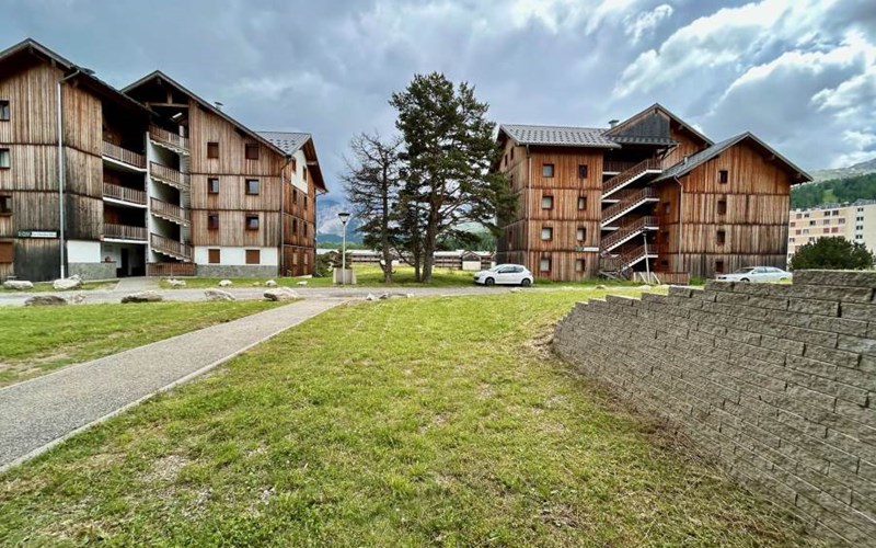 CHALETS SUPERD ANCOLIE Location CHALETS SUPERD ANCOLIE à SUPERDEVOLUY