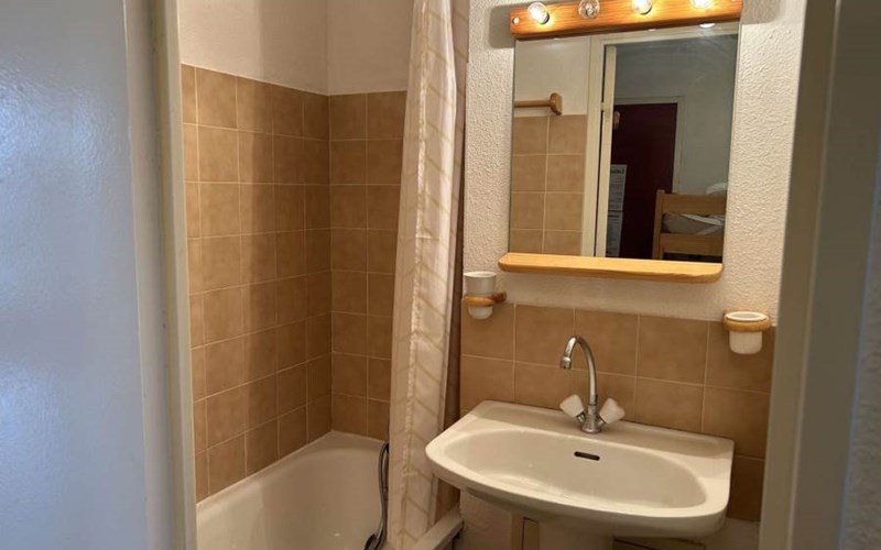 COMETE Location COMETE à REALLON