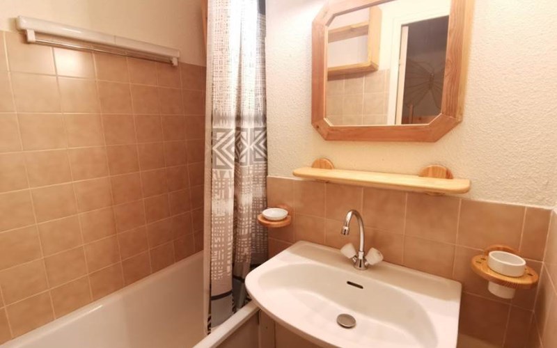 COMETE Location COMETE à REALLON