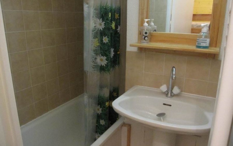 COMETE Location COMETE à REALLON