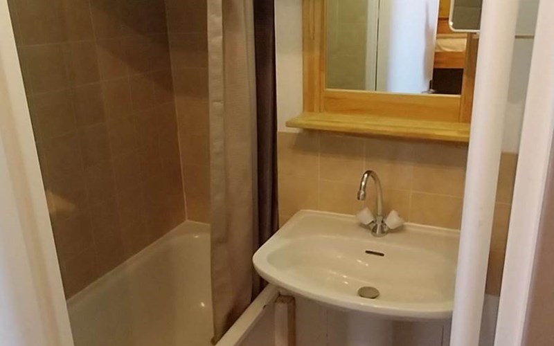 COMETE Location COMETE à REALLON