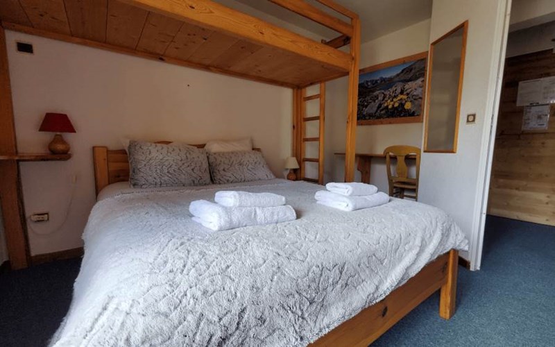 HOTEL L'ECHAILLON Location HOTEL L'ECHAILLON à NEVACHE