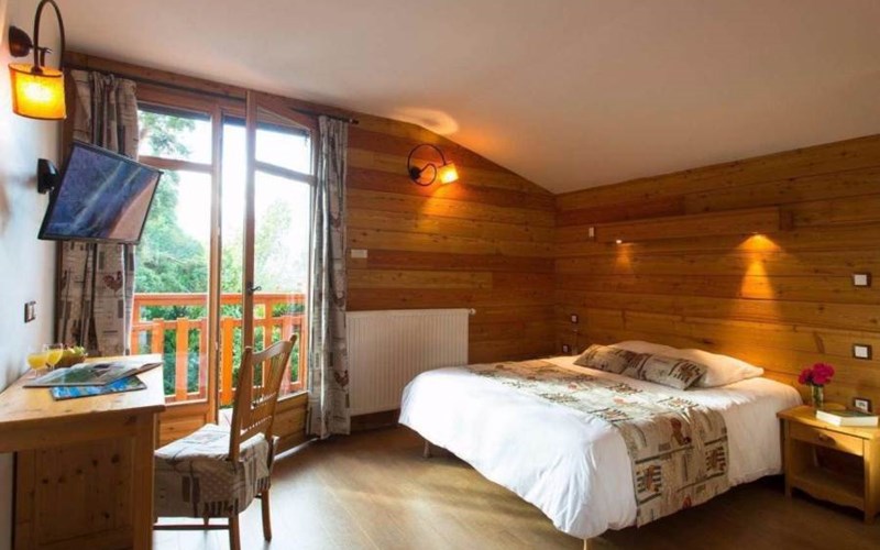 Logis Hôtel les Peupliers Location Logis Hôtel les Peupliers à EMBRUN