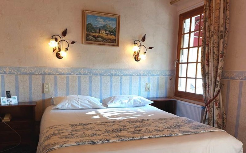 Logis Hôtel le Bercail Location Logis Hôtel le Bercail à CHAUFFAYER