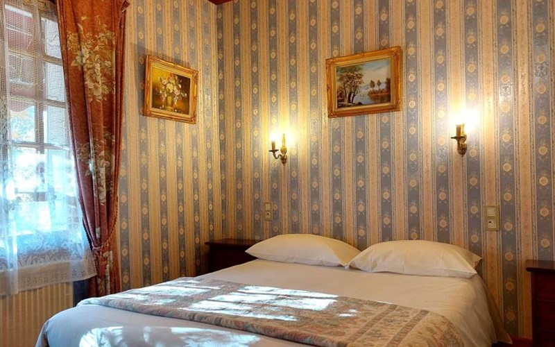 Logis Hôtel le Bercail Location Logis Hôtel le Bercail à CHAUFFAYER