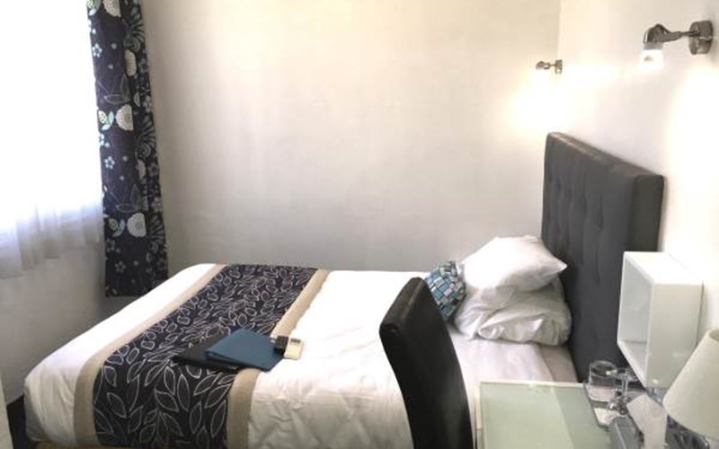 Logis Hôtel Cayrons Location Logis Hôtel Cayrons à ABRIES