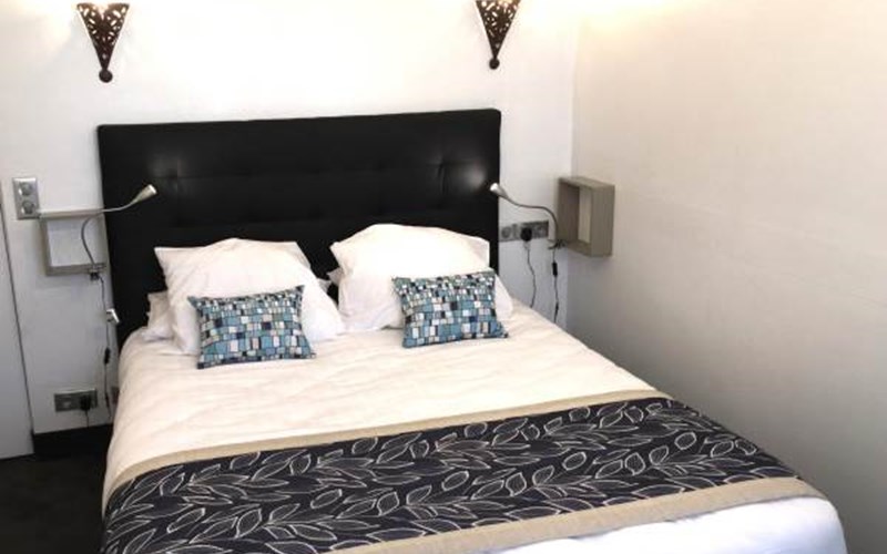 Logis Hôtel Cayrons Location Logis Hôtel Cayrons à ABRIES