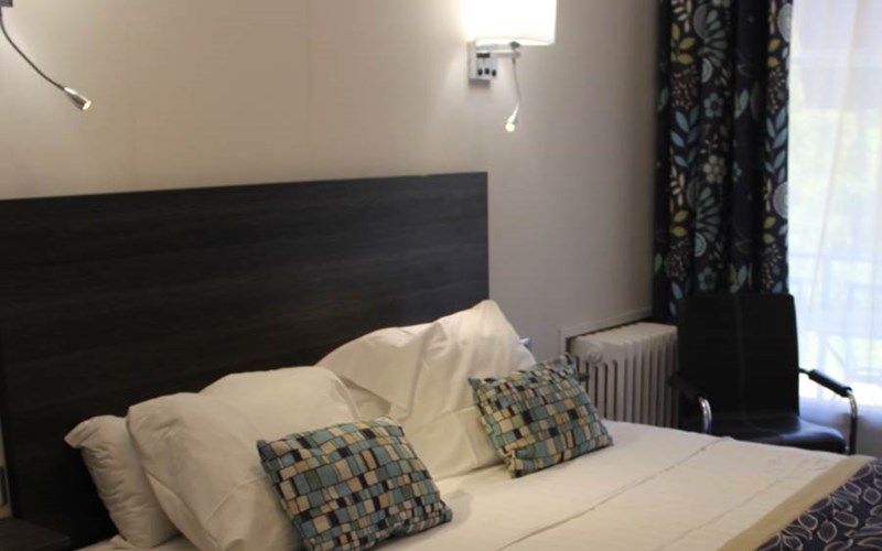 Logis Hôtel Cayrons Location Logis Hôtel Cayrons à ABRIES