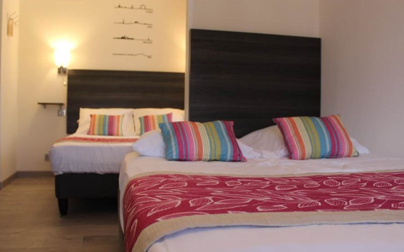 Logis Hôtel Cayrons Location Logis Hôtel Cayrons à ABRIES