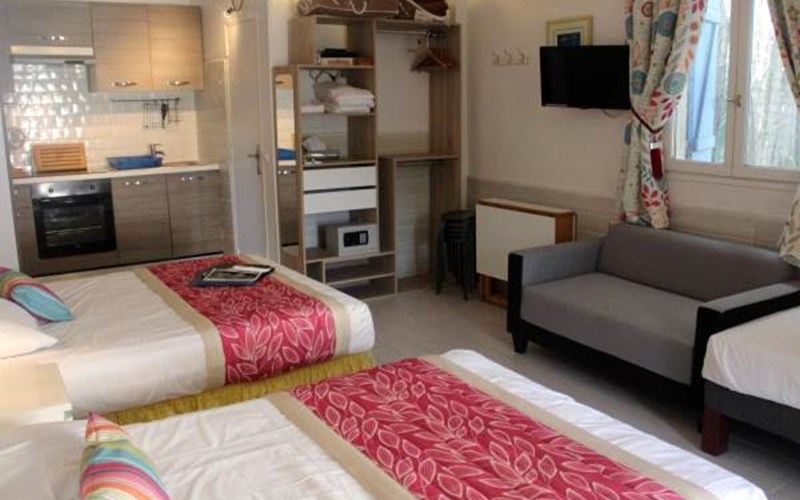 Logis Hôtel Cayrons Location Logis Hôtel Cayrons à ABRIES