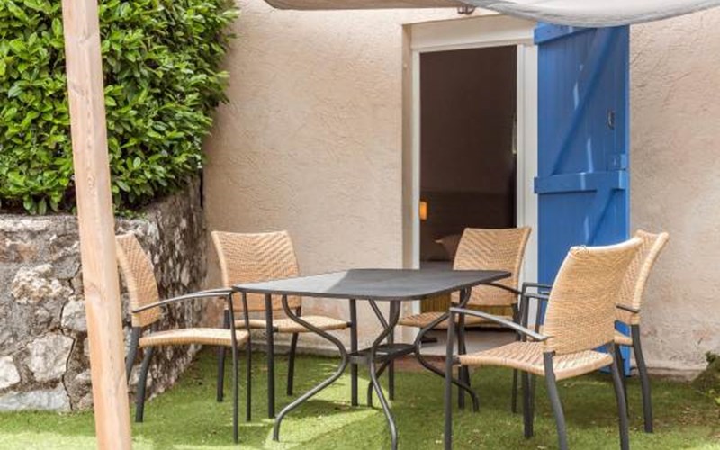 Logis Hôtel Cayrons Location Logis Hôtel Cayrons à ABRIES