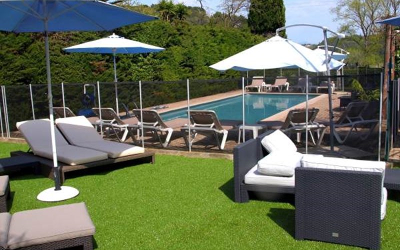 Logis Hôtel Cayrons Location Logis Hôtel Cayrons à ABRIES