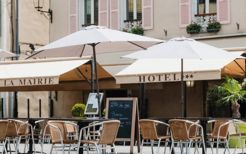 Logis Hôtel de la Mairie Location Logis Hôtel de la Mairie à EMBRUN