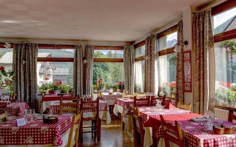 Logis Hôtel le Chamois Location Logis Hôtel le Chamois à MOLINES EN QUEYRAS