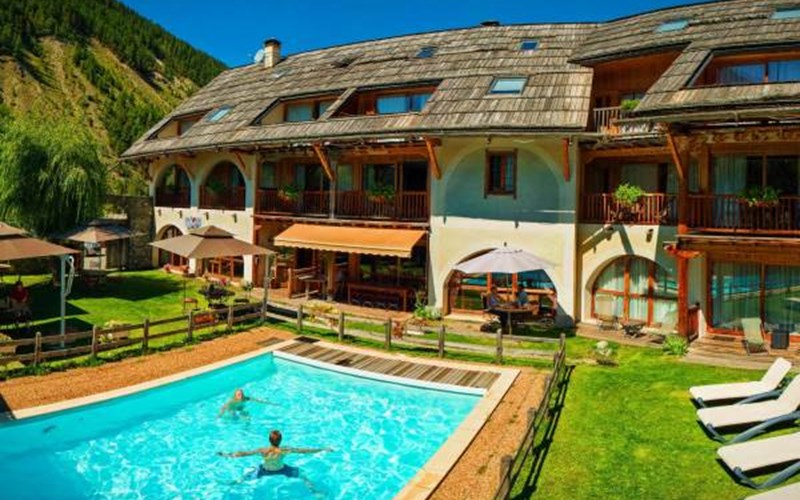 Logis Hôtel & SPA la Ferme de l'Izoard Location Logis Hôtel & SPA la Ferme de l'Izoard à ARVIEUX