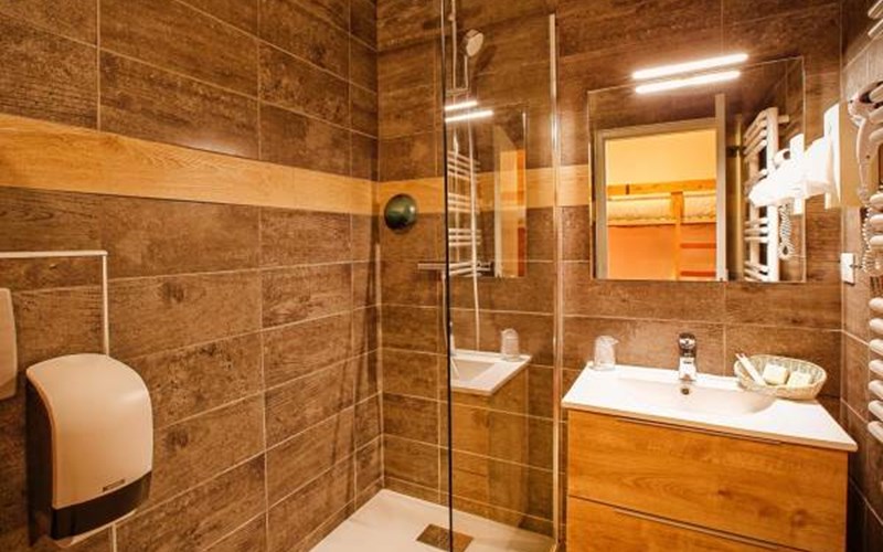 Logis Hôtel & SPA la Ferme de l'Izoard Location Logis Hôtel & SPA la Ferme de l'Izoard à ARVIEUX