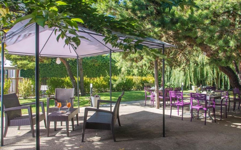 Logis Hôtel le Lac Location Logis Hôtel le Lac à EMBRUN