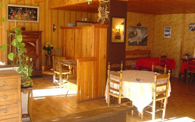 HOTEL LE SERAC Location HOTEL LE SERAC à LA GRAVE