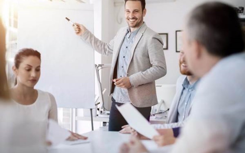 Logis Hôtel Domaine de l'Adoux Location Logis Hôtel Domaine de l'Adoux à MONTCLAR