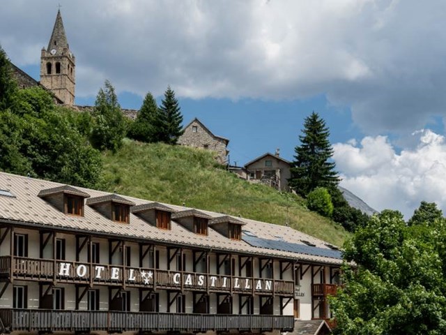 LE CASTILLAN LA GRAVE