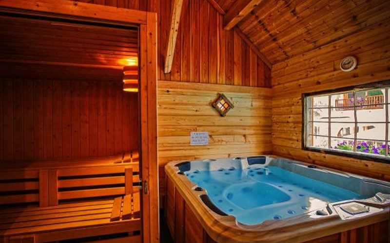 Hôtel & Spa La Ferme de l'Izoard Location Hôtel & Spa La Ferme de l'Izoard à ARVIEUX