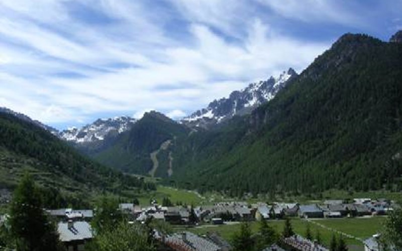 Appartement 8 personnes - Le Cheynet 1 n°30 Location Appartement 8 personnes - Le Cheynet 1 n°30 à CEILLAC