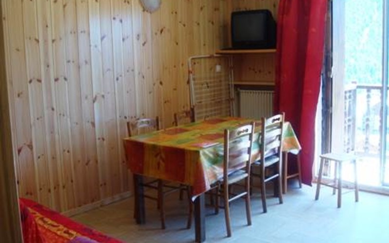 Appartement 4 personnes - Le Cheynet 2 n°11 Location Appartement 4 personnes - Le Cheynet 2 n°11 à CEILLAC