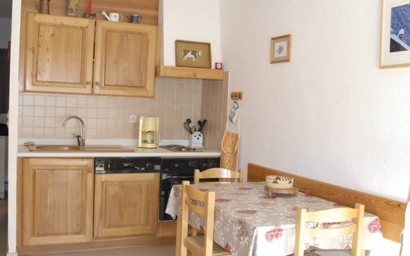 Studio 2 personnes - Le Cristillan n°6 Location Studio 2 personnes - Le Cristillan n°6 à CEILLAC