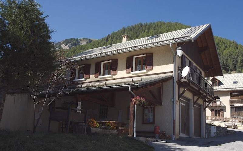 Appartement 4 personnes -  Prés la Fontaine Location Appartement 4 personnes -  Prés la Fontaine à ARVIEUX