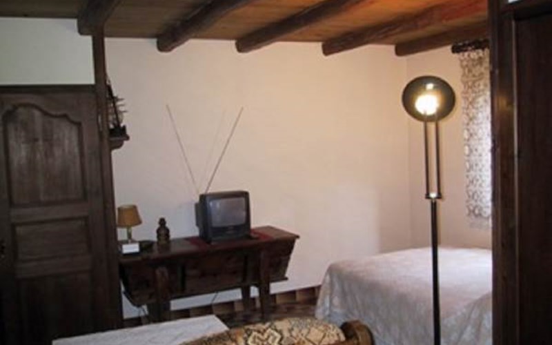 Studio 2 personnes - l'Asphodèle Location Studio 2 personnes - l'Asphodèle à CHATEAU VILLE VIEILLE