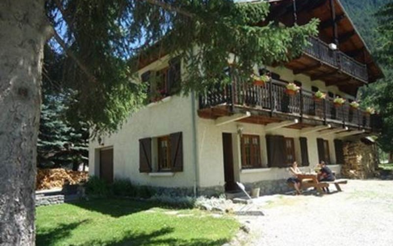 Appartement 5 personnes - Chalet L'Aouro Location Appartement 5 personnes - Chalet L'Aouro à CHATEAU VILLE VIEILLE