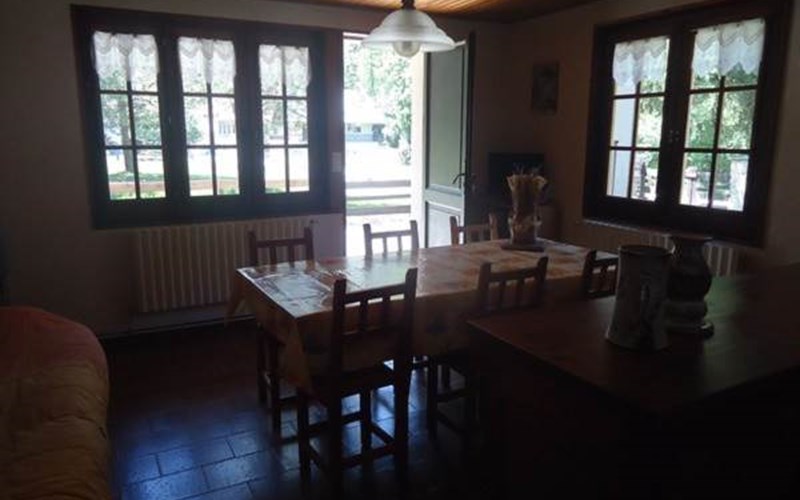 Appartement 5 personnes - Chalet L'Aouro Location Appartement 5 personnes - Chalet L'Aouro à CHATEAU VILLE VIEILLE