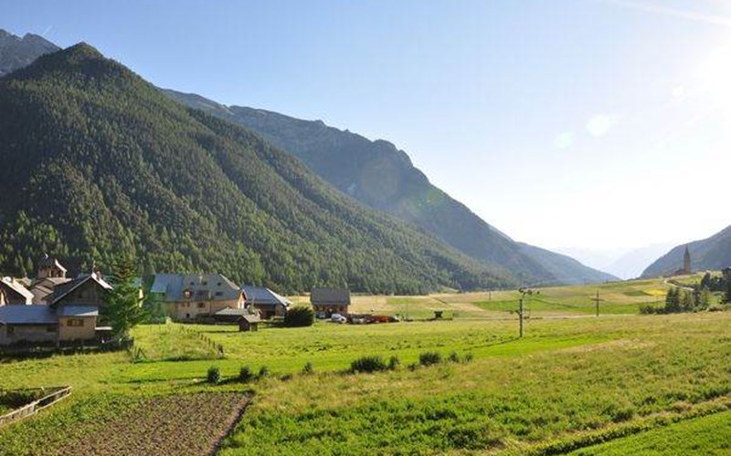 Appartement 8 personnes - L'Ecureuil Location Appartement 8 personnes - L'Ecureuil à CEILLAC