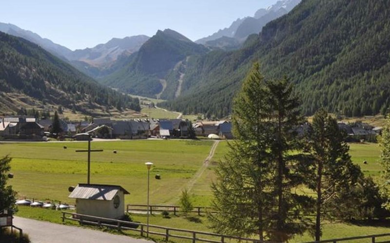 Studio 4 personnes 2 étage - Chardon Bleu Location Studio 4 personnes 2 étage - Chardon Bleu à CEILLAC