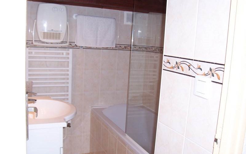 Appartement 2 personnes - Le Bouquetin Location Appartement 2 personnes - Le Bouquetin à CEILLAC