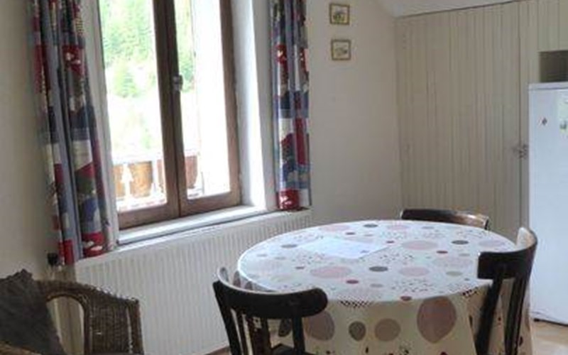 Appartement 4 personnes - Pervenche Location Appartement 4 personnes - Pervenche à CEILLAC