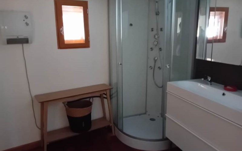 Appartement 4 personnes - Chalet de Souliers Location Appartement 4 personnes - Chalet de Souliers à CHATEAU VILLE VIEILLE