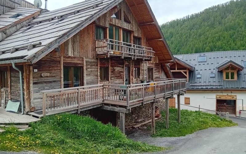 Appartement 4 personnes - Chalet de Souliers Location Appartement 4 personnes - Chalet de Souliers à CHATEAU VILLE VIEILLE