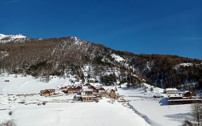 Appartement 4 personnes - Chalet de Souliers Location Appartement 4 personnes - Chalet de Souliers à CHATEAU VILLE VIEILLE