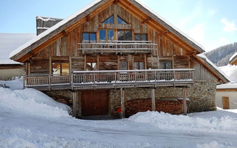 Appartement 4 personnes - Chalet de Souliers Location Appartement 4 personnes - Chalet de Souliers à CHATEAU VILLE VIEILLE