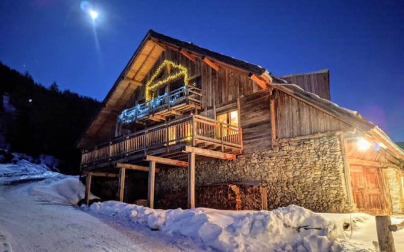 Appartement 4 personnes - Chalet de Souliers Location Appartement 4 personnes - Chalet de Souliers à CHATEAU VILLE VIEILLE