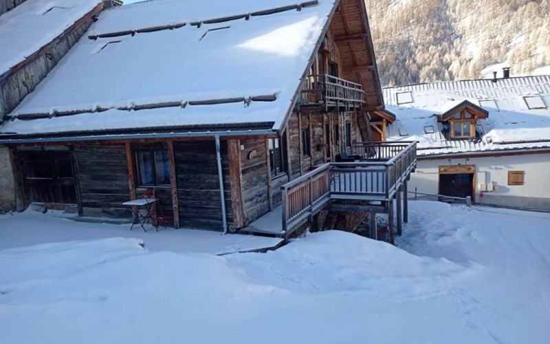 Appartement 4 personnes - Chalet de Souliers Location Appartement 4 personnes - Chalet de Souliers à CHATEAU VILLE VIEILLE